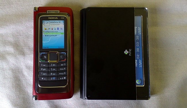 E90 versus HTC Advantage