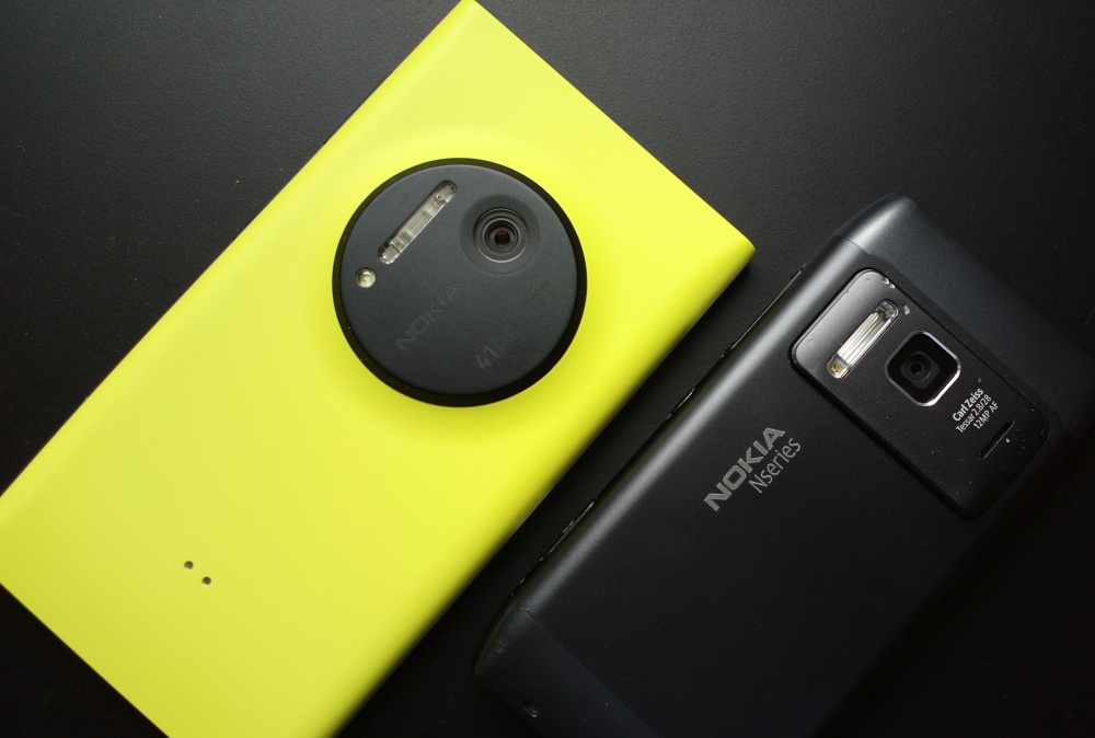 The legendary 2010 N8 versus. the 2013 Lumia 1020