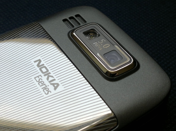 Nokia E72