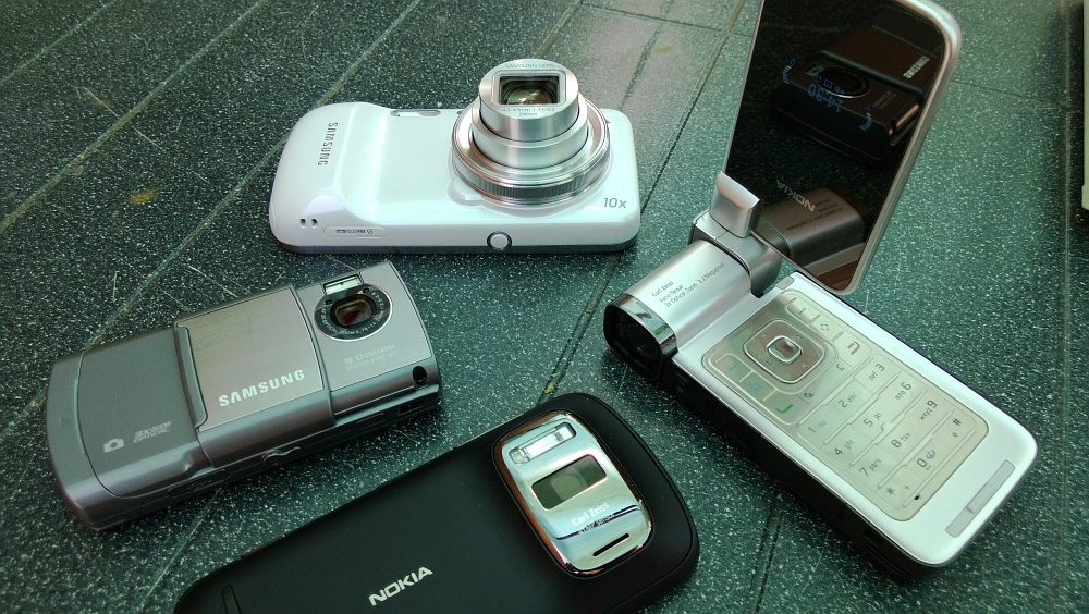 A collection of very zoomable smartphones 8-)