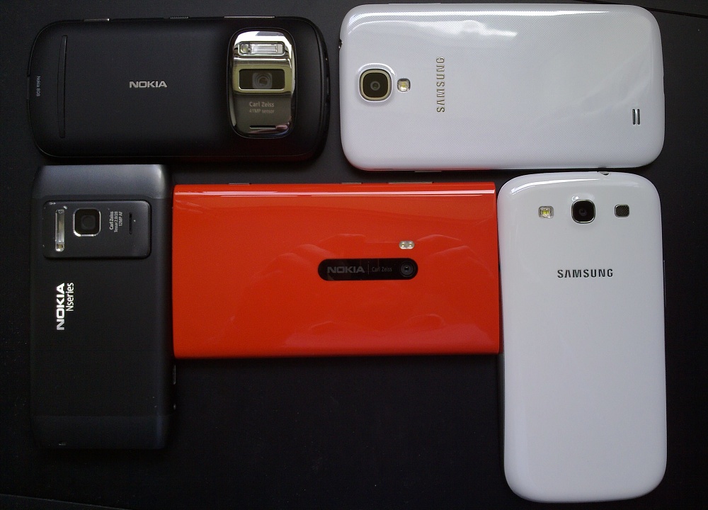 From top left: Nokia 808, SGS4, SGS3, Lumia 920 and N8