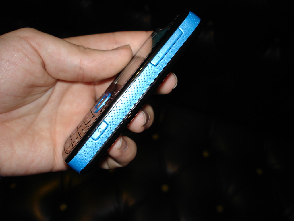 Nokia 5320 from the right