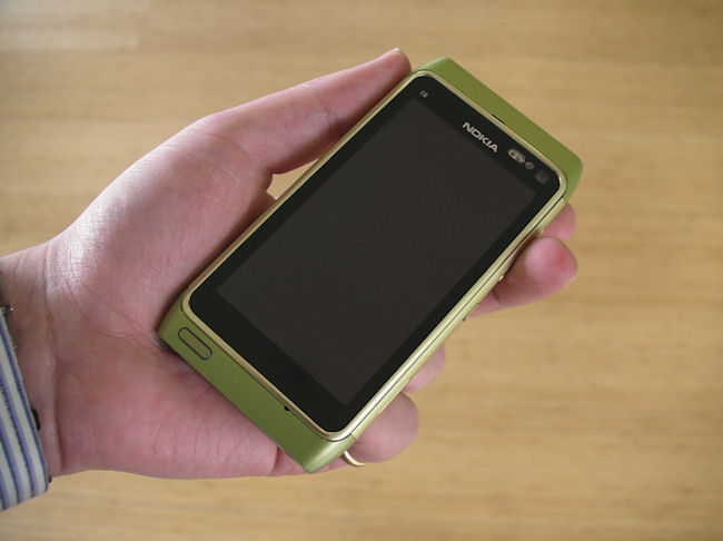 Nokia N8 front
