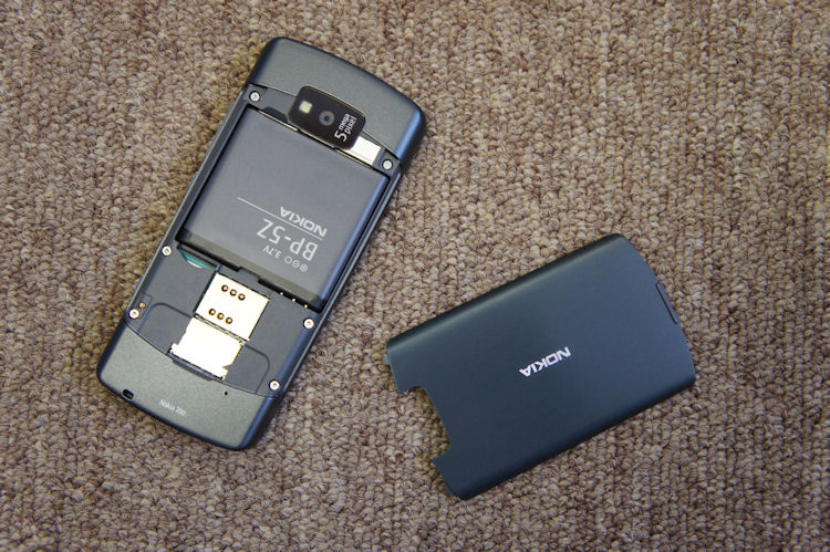 Nokia 700