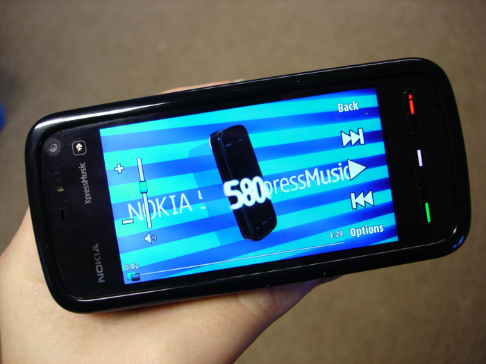 Nokia 5800 playing video