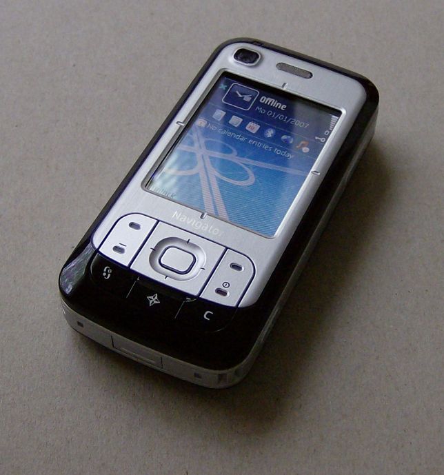 Nokia 6110 Navigator - keypad closed