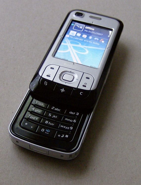 Nokia 6110 Navigator - keypad open