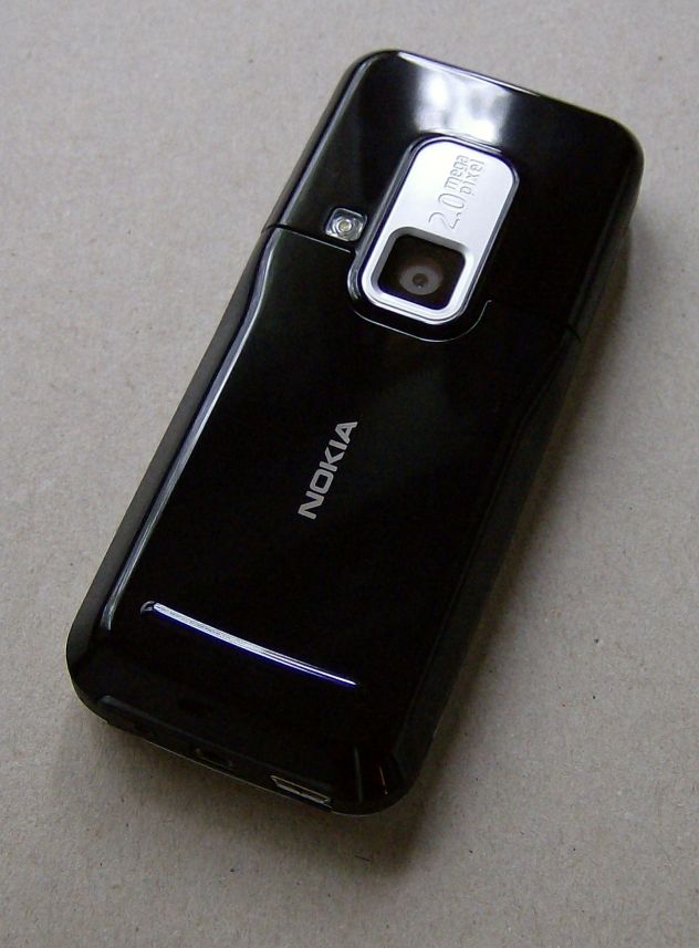 Nokia 6120 Classic back view