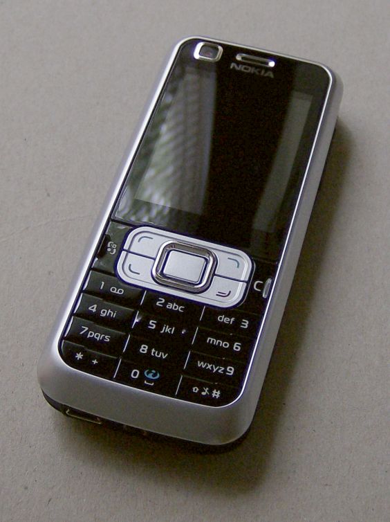 Nokia 6120 Classic smartphone