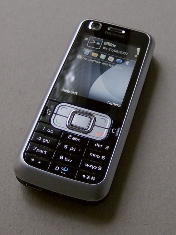 Nokia 6120 Classic smartphone screen on