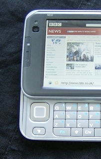 Nokia N810 displaying the BBC News website