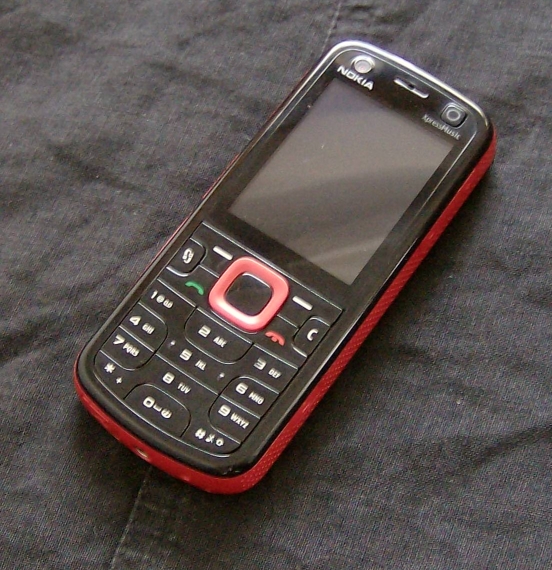 Nokia 5320 XpressMusic diagonal view