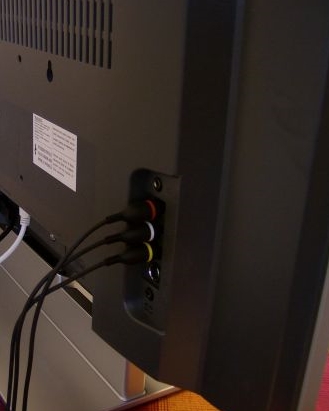 The 5800's TV Out cable plugged into a television set