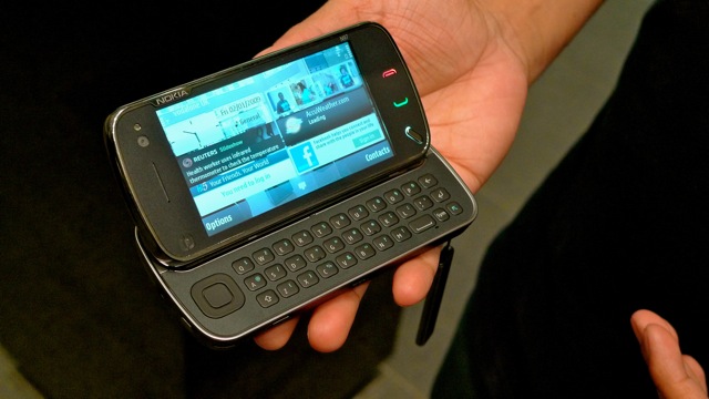 N97 in hand