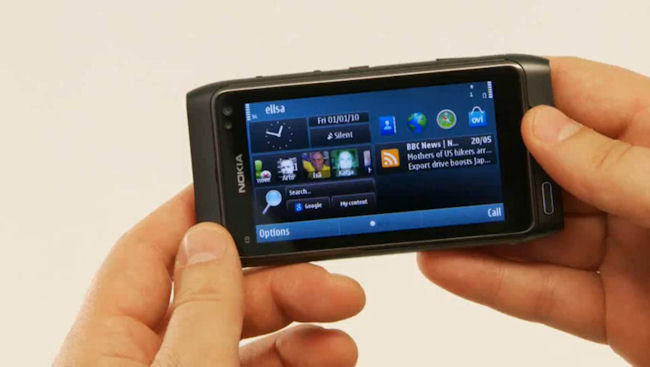 Nokia N8 in detail