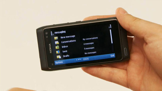 Nokia N8 in detail