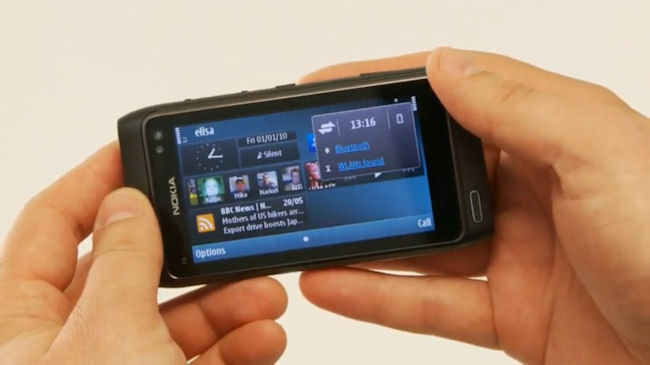 Nokia N8 in detail