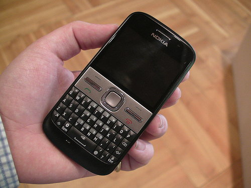 http://www.allaboutsymbian.com/images/news/e5-00.jpg