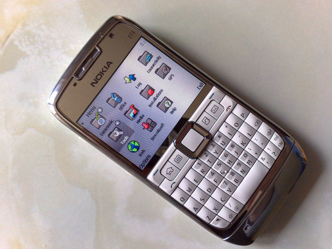 Nokia E71