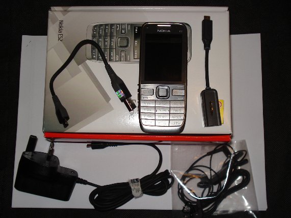 Nokia E52 package