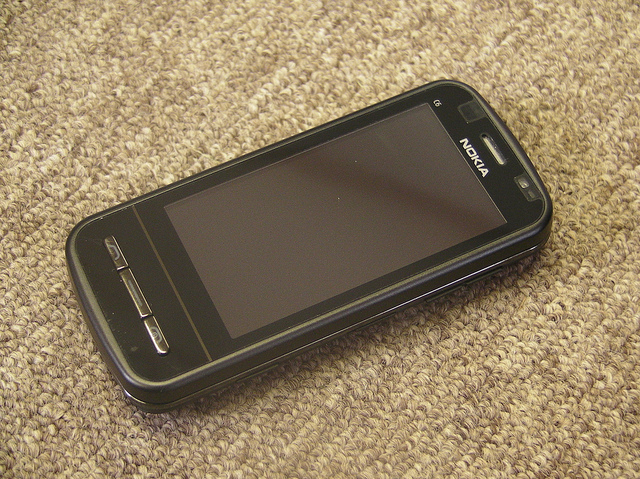 The Nokia C6 - Closed