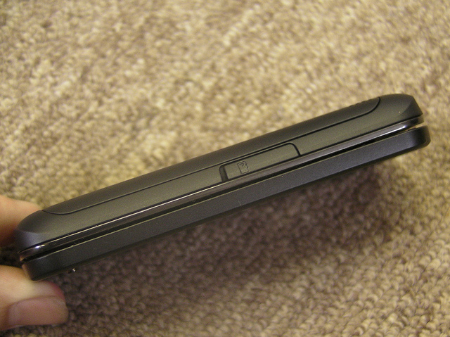 The Nokia C6 left side