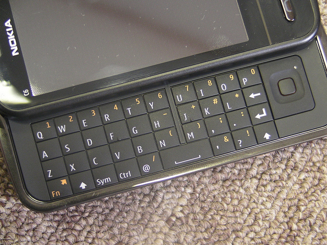 The QWERTY keyboard of the Nokia C6