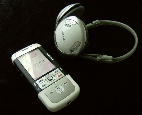Nokia 5700 with BH-501 bluetooth headphones