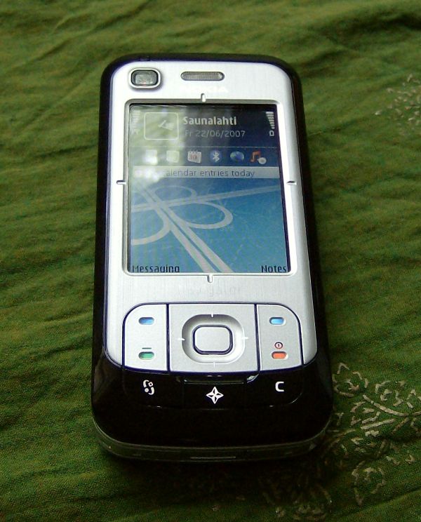 Nokia 6110 Navigator keypad closed