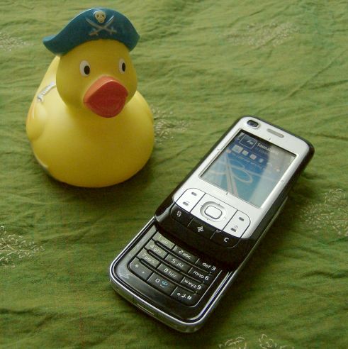 Nokia 6110 Navigator and a rubber duck