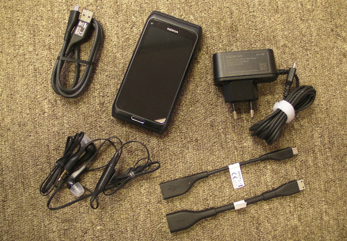 Nokia E7 box contents