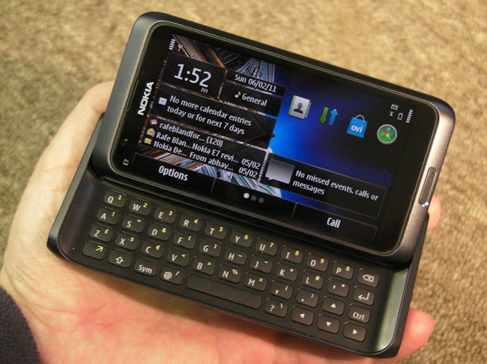 Nokia E7 open