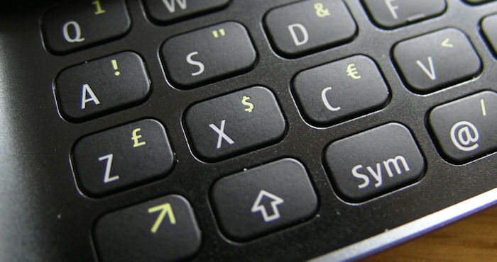 Nokia E7 keyboard