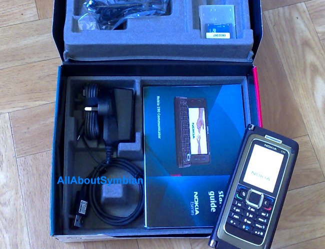 Unboxing the Nokia E90 Communicator