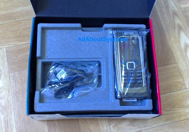 Unboxing the Nokia E90 Communicator