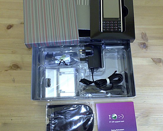 Unboxing the Sony Ericsson P1i