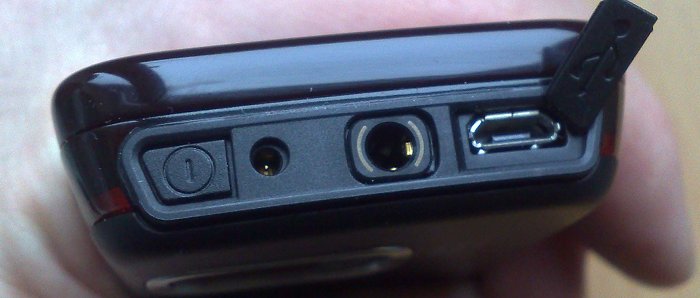 Nokia 5800 XpressMusic usb port