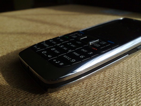 The shiny, shiny Nokia E51