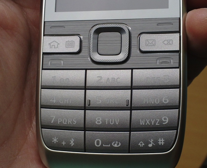 Nokia E52 Gold. E52 grey/white keypad problem