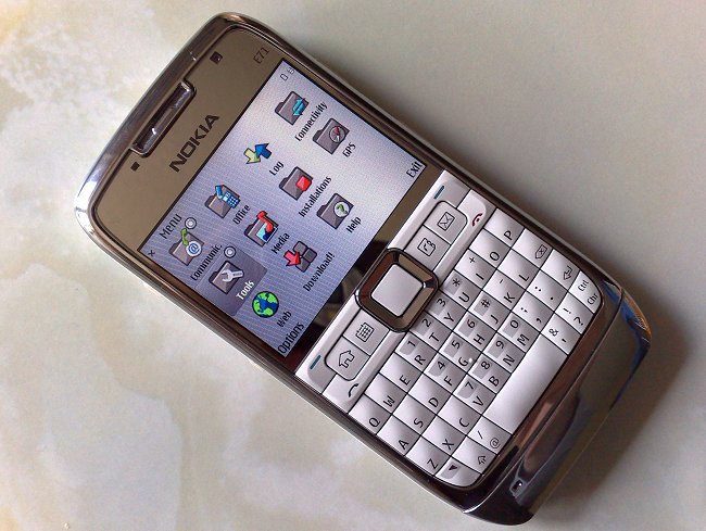 Nokia E71 review