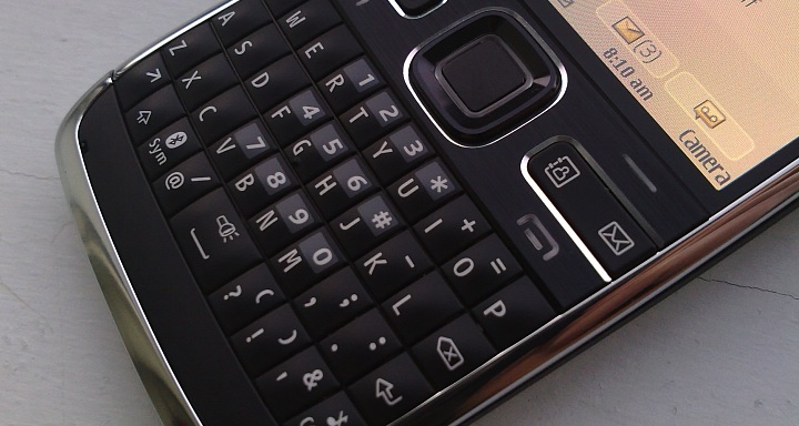 Nokia E72 up close