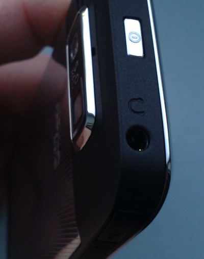 Nokia E72 up close