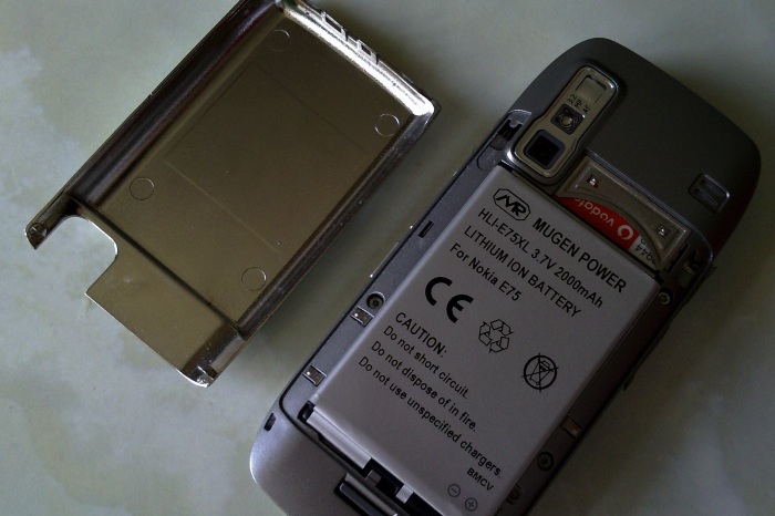 The Mugen 2000mAh battery on the E75