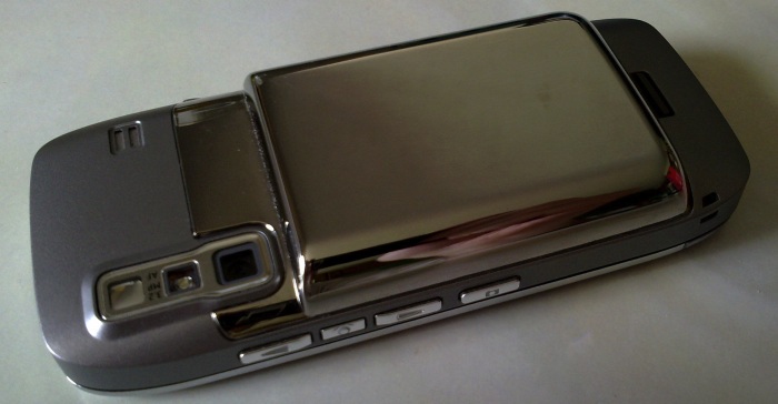 The Mugen 2000mAh battery on the E75