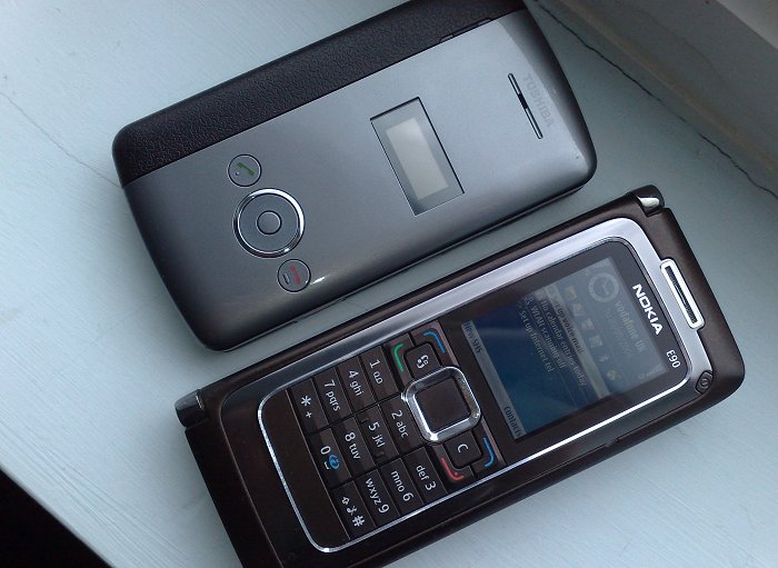 E90 vs Toshiba G910