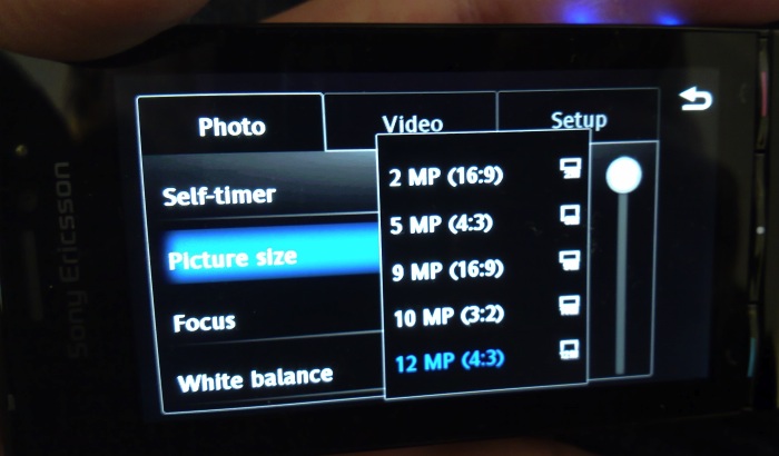 Sony Ericsson Satio - Camera