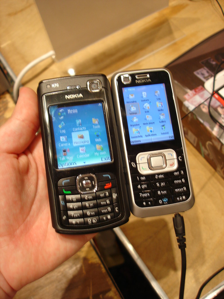 N70 (Music Edition) vs Nokia 6120