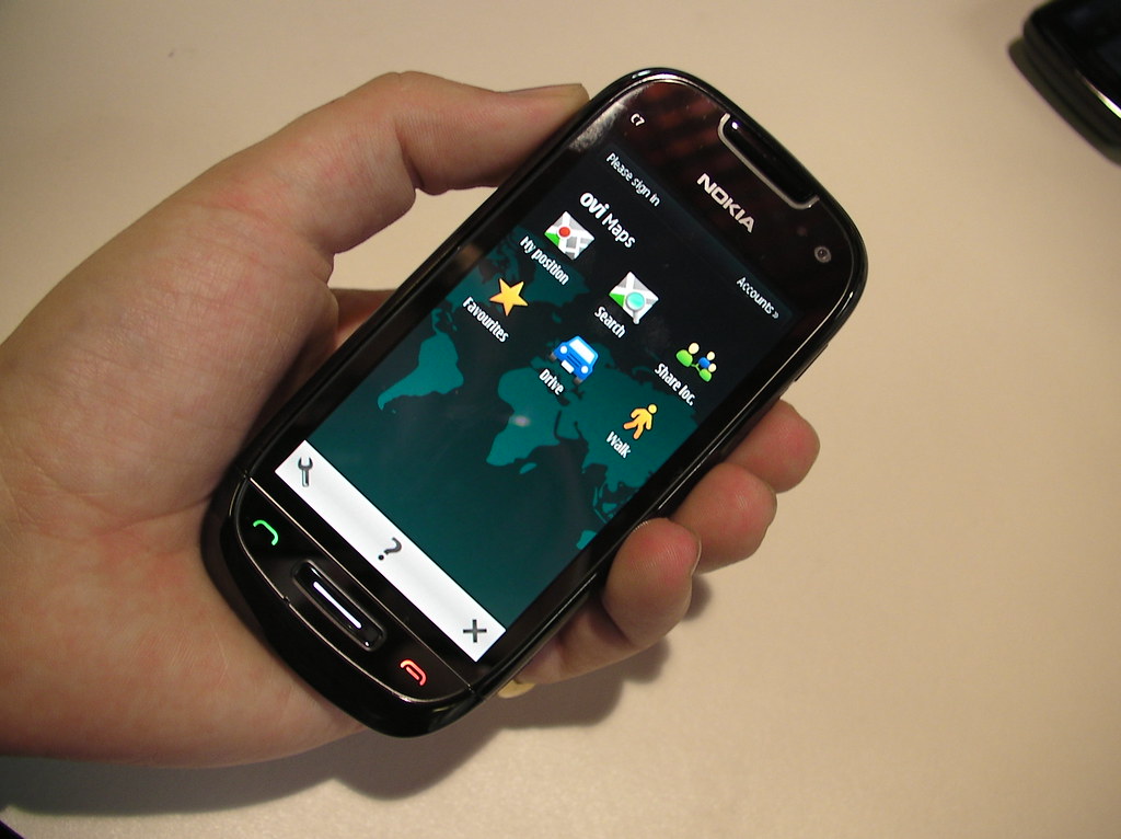 Nokia C7-00 with Ovi Maps