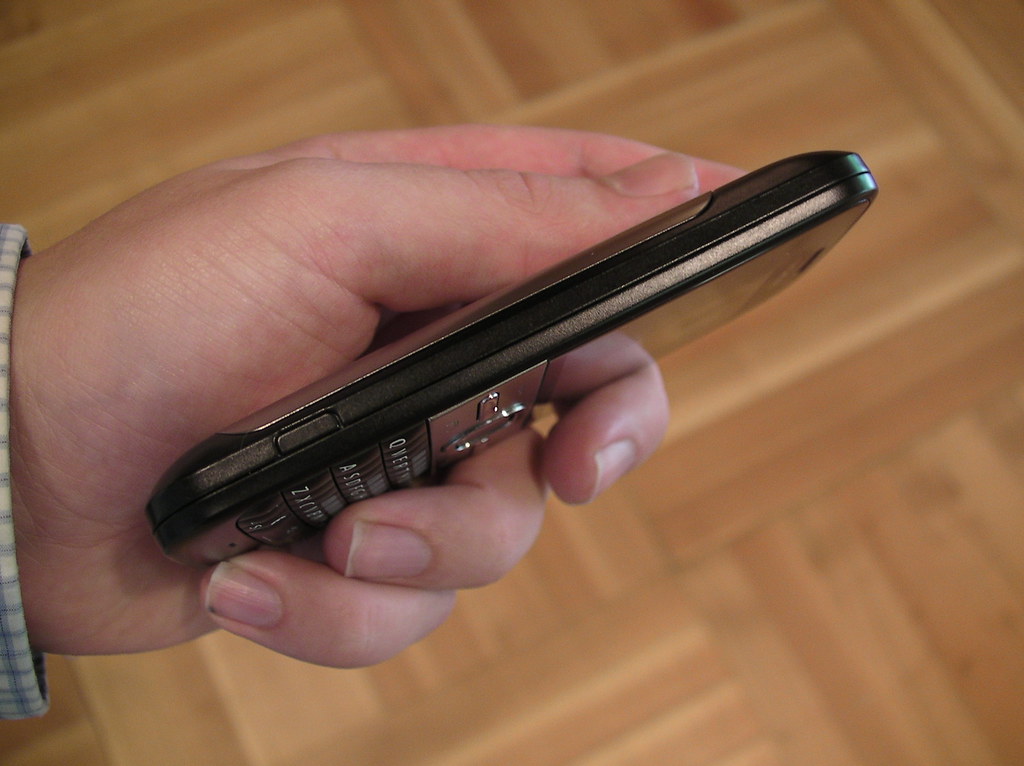 Nokia E5 from the left