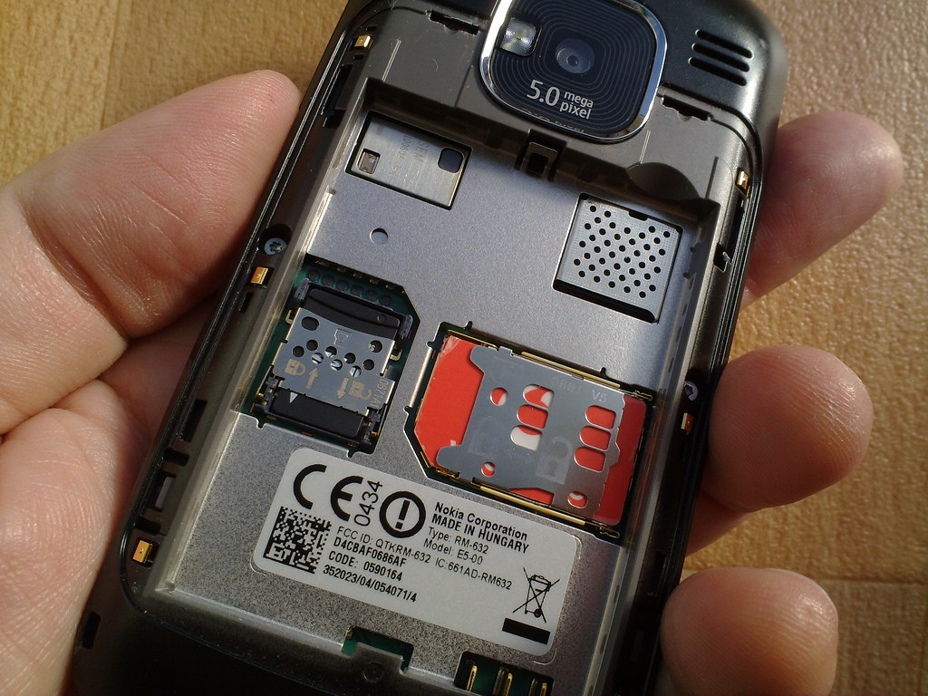 E5 with battery removed